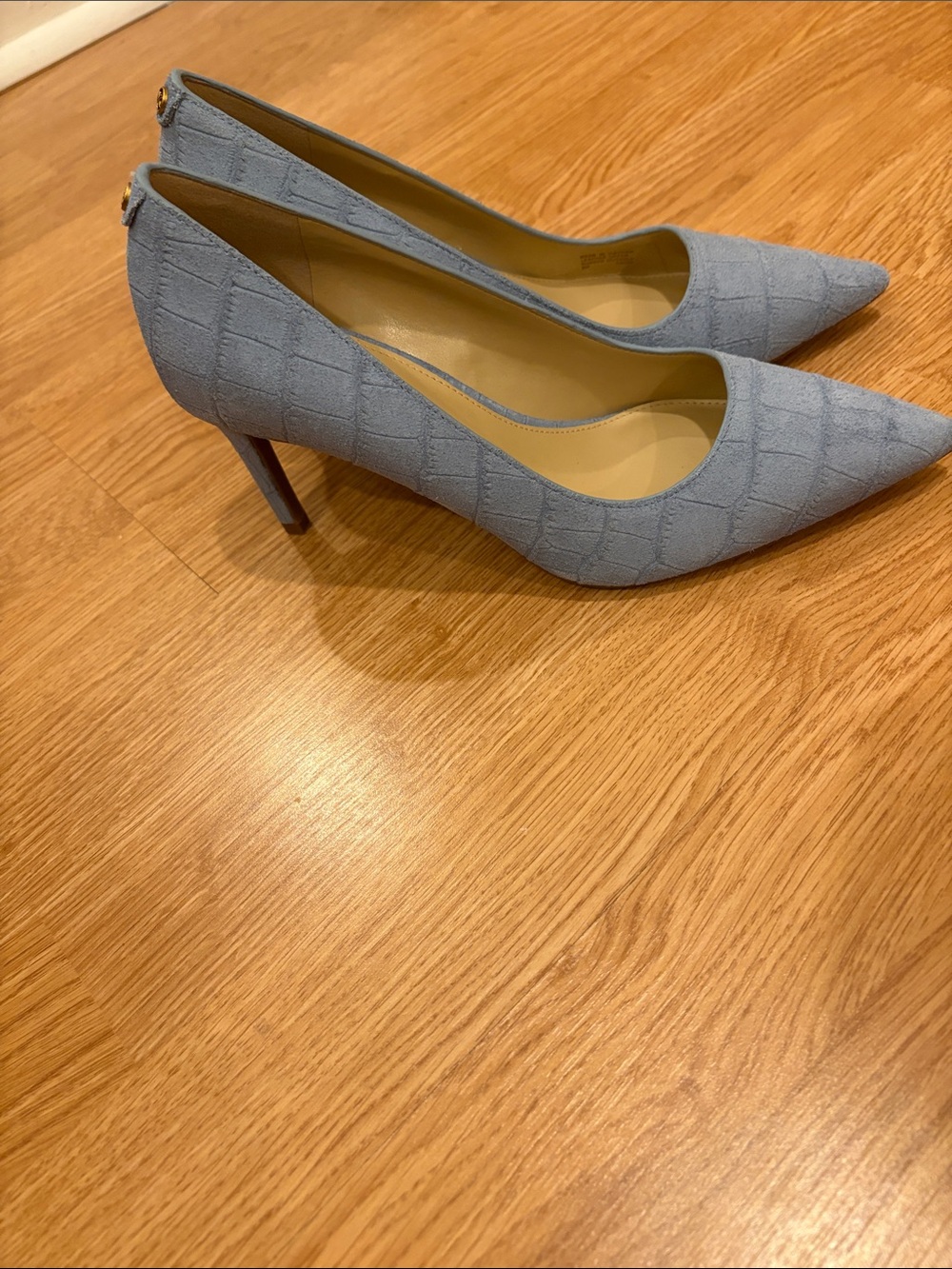 Michael Kors Powder Blue Pointed Toe Pumps - Picture 2 of 6